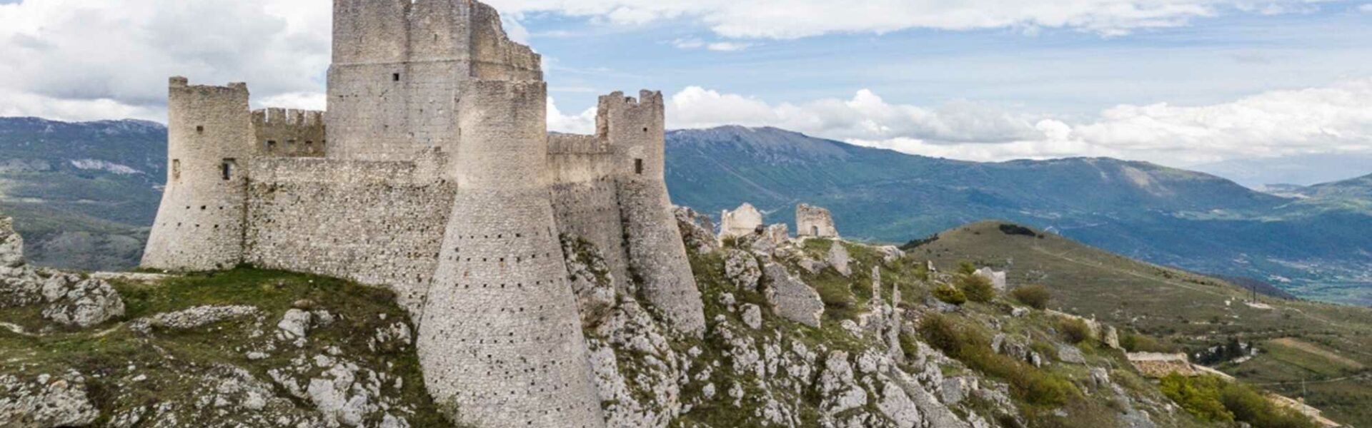 L’Italie secrète à travers ses joyaux cachés - Château, Abruzzes